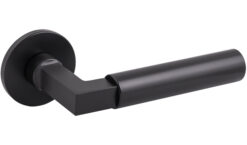 Tupai Exclusivo 5S Line Covas Lever Door Handle on 5mm Slimline Round Rose - Pearl Black