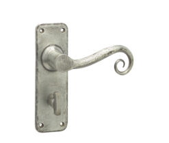 Chester Suite Door Handles on Bathroom Plate Pewter